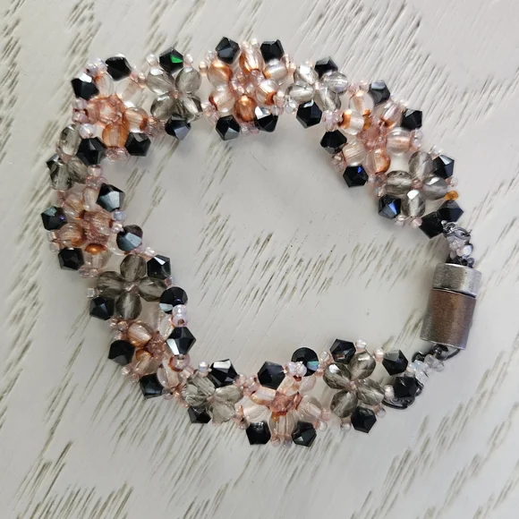 Handmade Beaded Bracelet - Picture 2 of 4